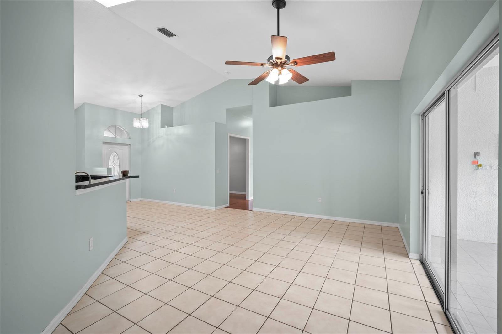 1724 Barker St Ne Property Photo 14