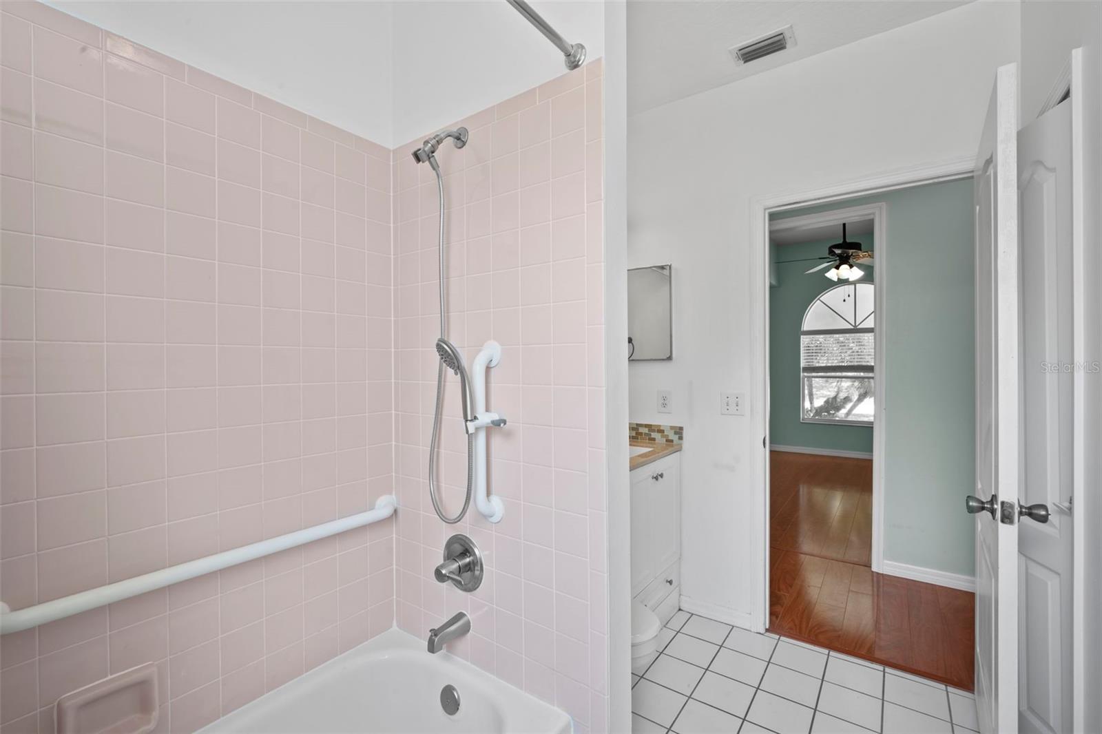 1724 Barker St Ne Property Photo 28