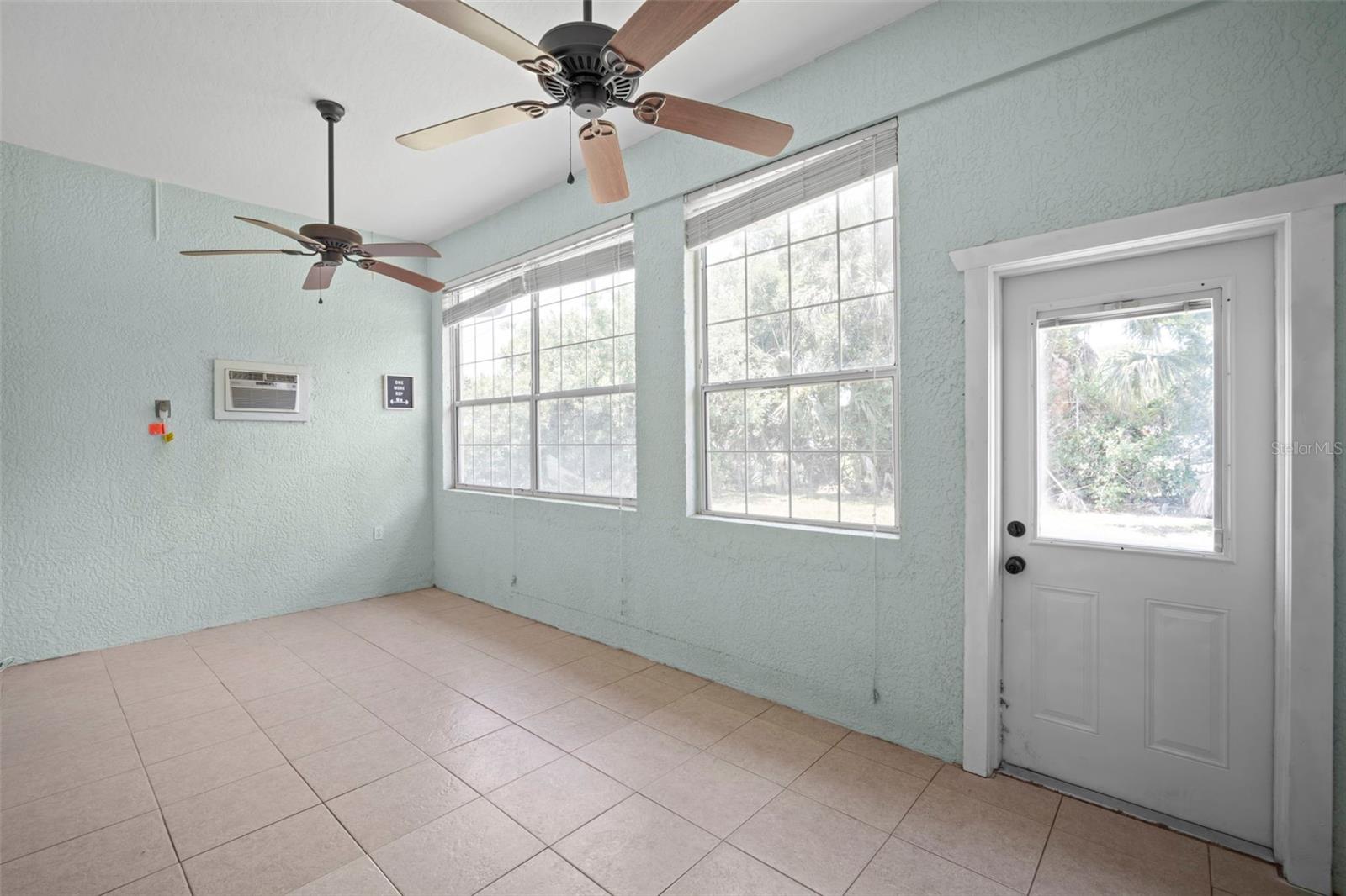 1724 Barker St Ne Property Photo 31