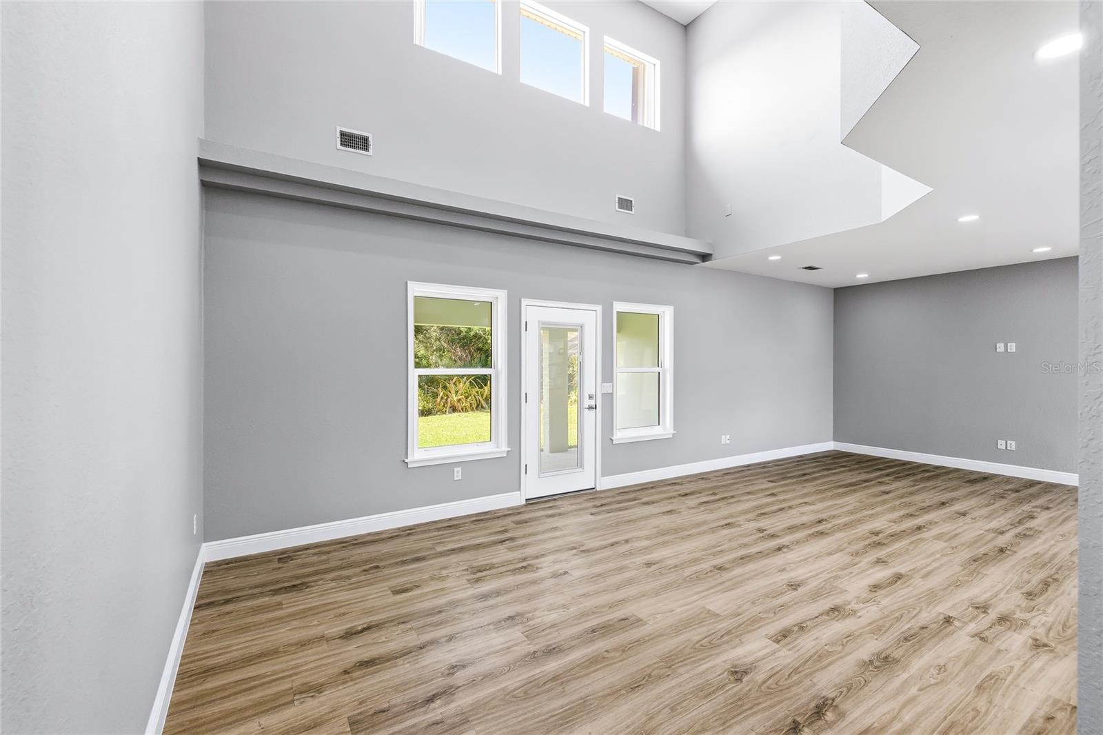 50 Alberta Ave Property Photo 22