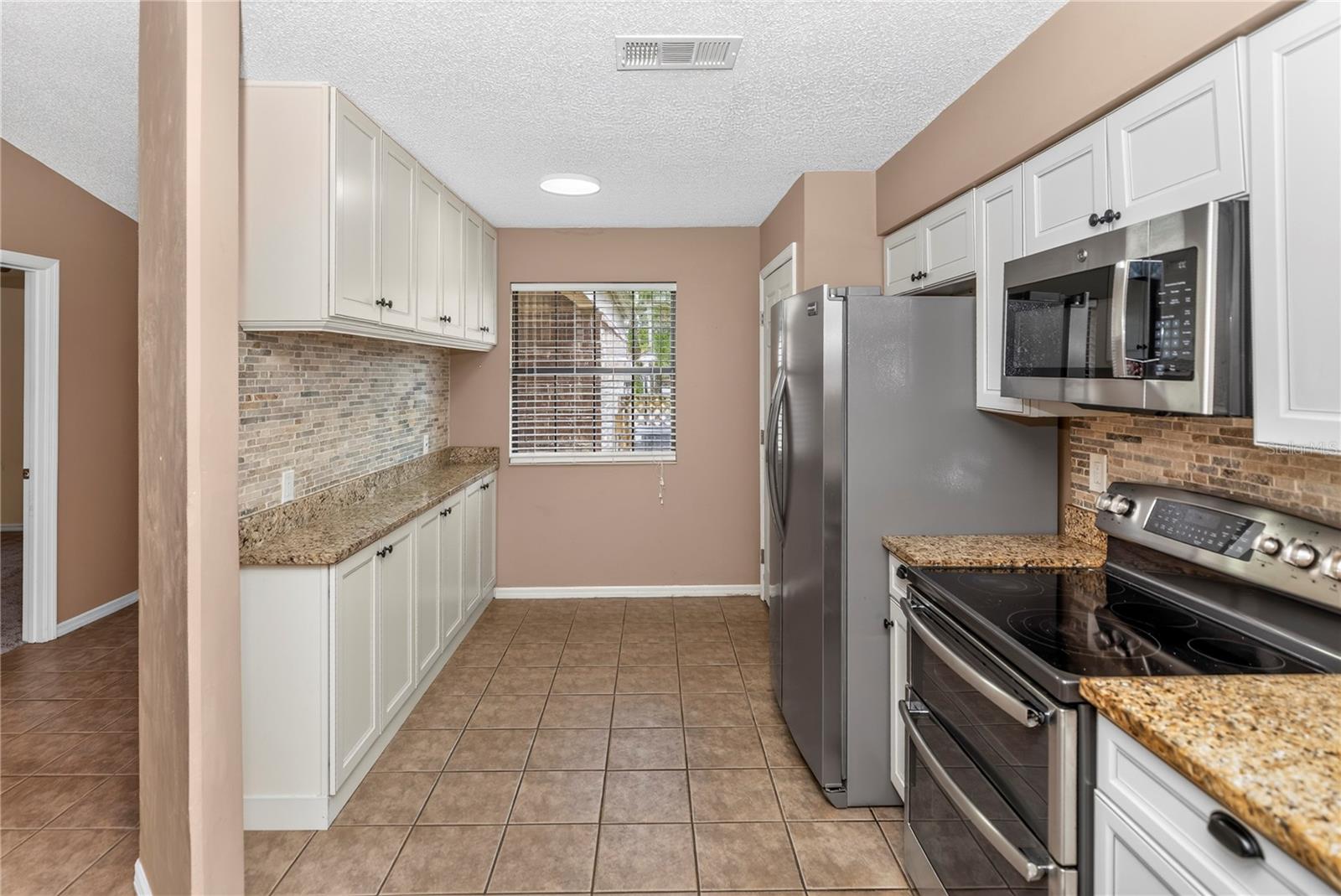 168 Bermuda Petrel Ct Property Photo 4