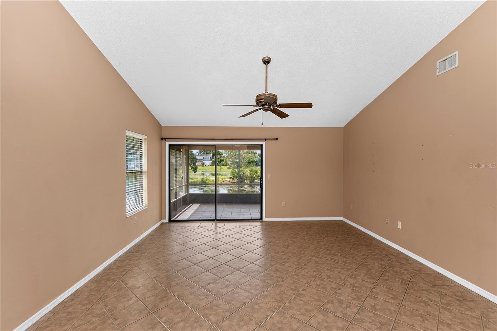 168 Bermuda Petrel Ct Property Photo 7