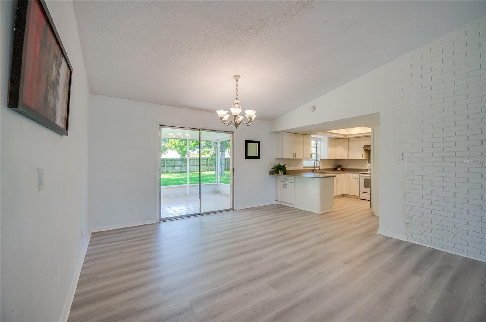 156 Springwood Dr Property Photo 11