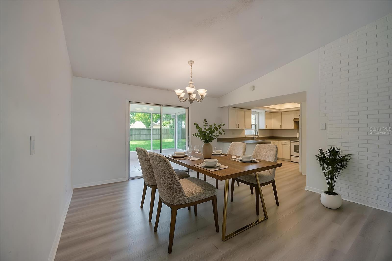 156 Springwood Dr Property Photo 12