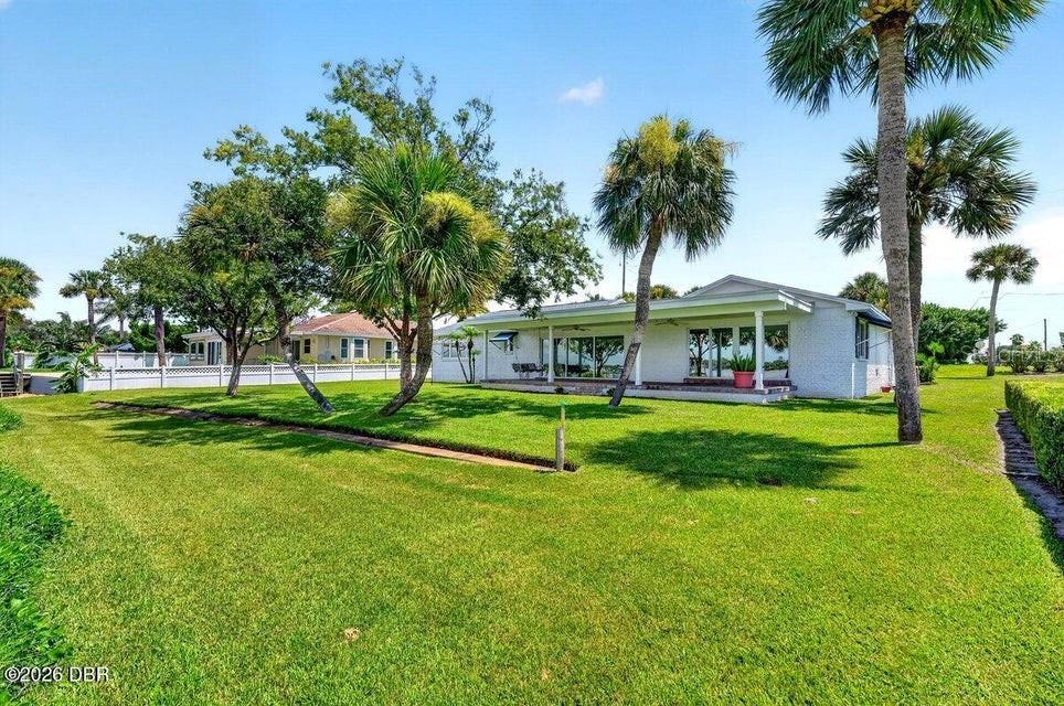 448 Riverside Dr Property Photo 4
