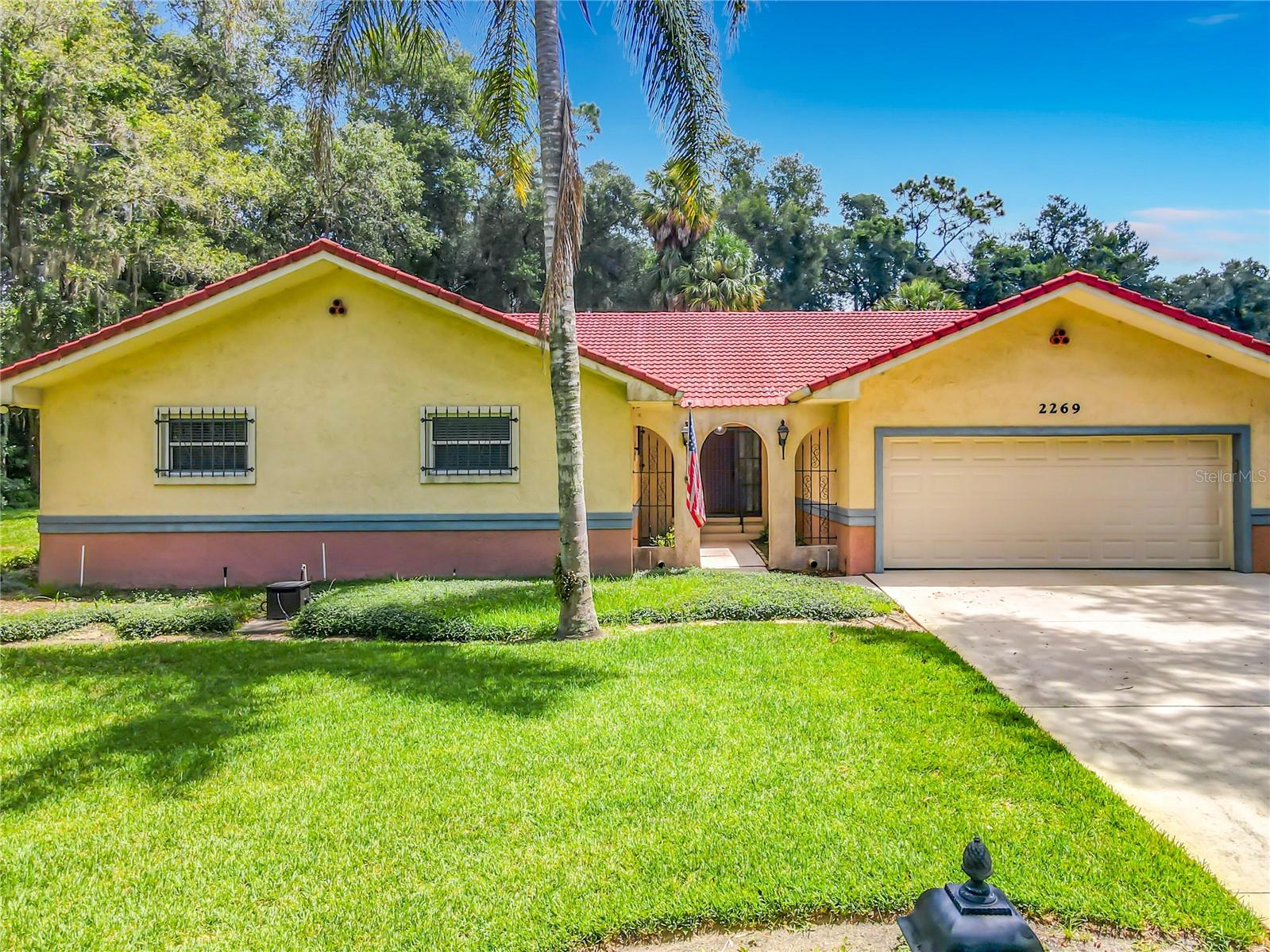 2269 Country Club Dr Property Photo