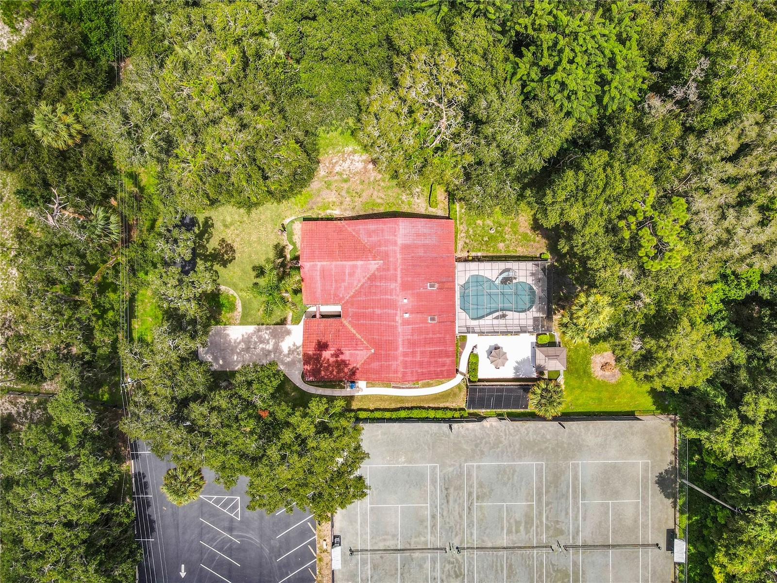 2269 Country Club Dr Property Photo 11