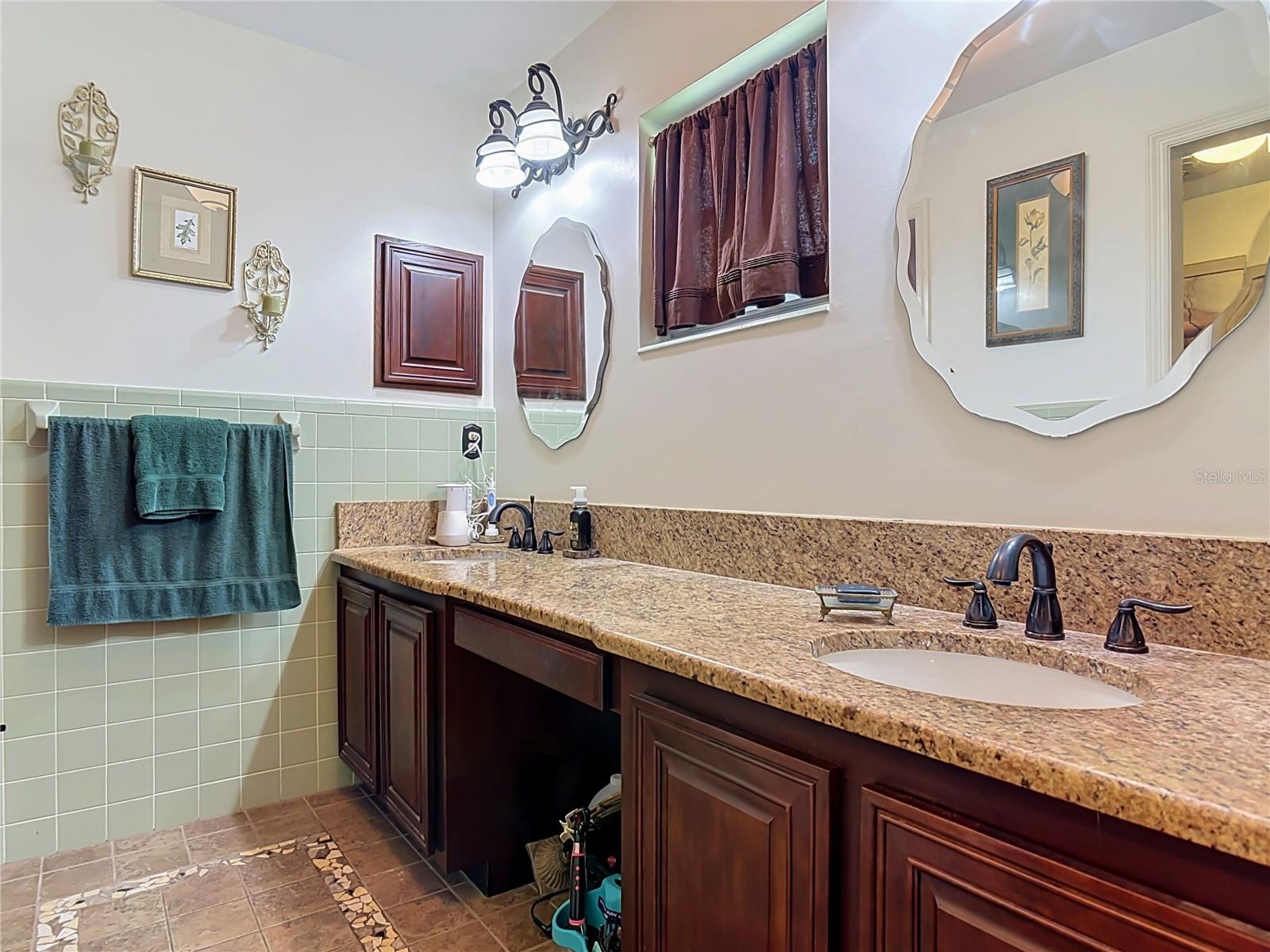 2269 Country Club Dr Property Photo 41