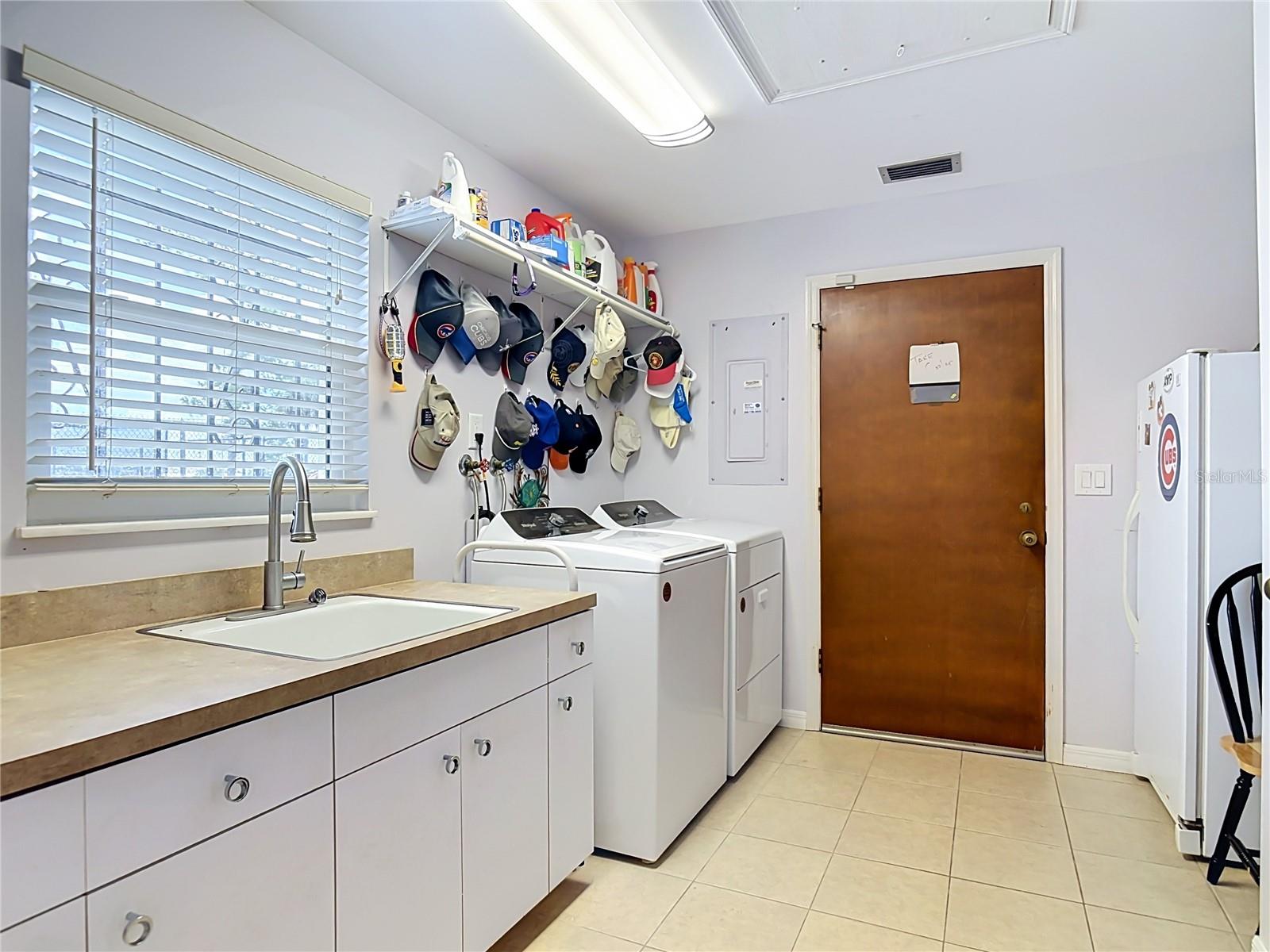 2269 Country Club Dr Property Photo 42