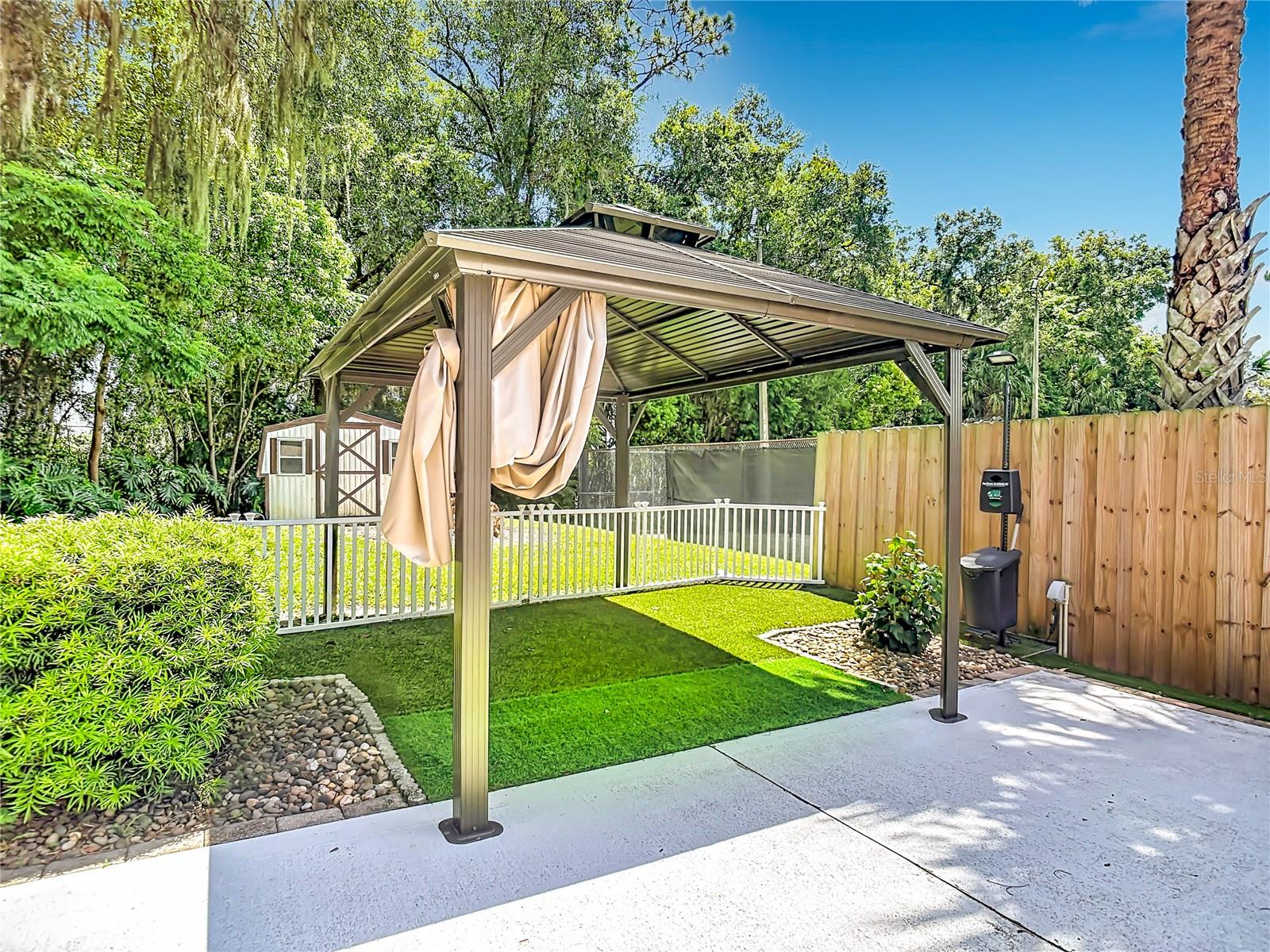 2269 Country Club Dr Property Photo 48