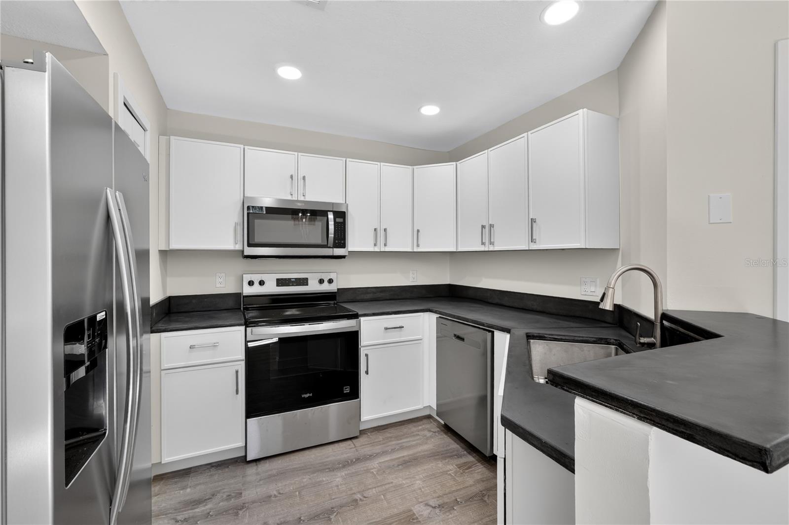 610 Colorado Pl #50 Property Photo 10