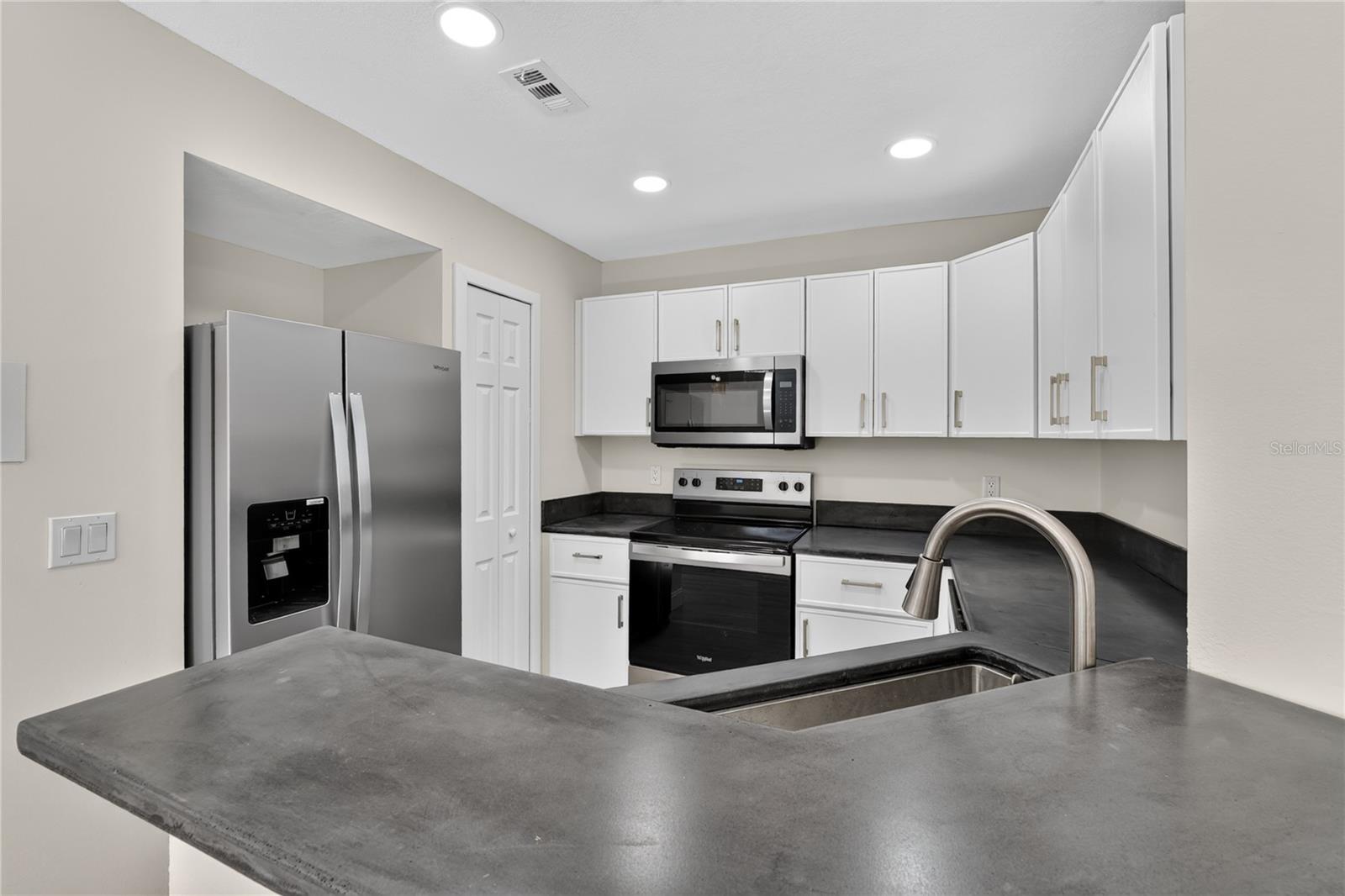 610 Colorado Pl #50 Property Photo 11