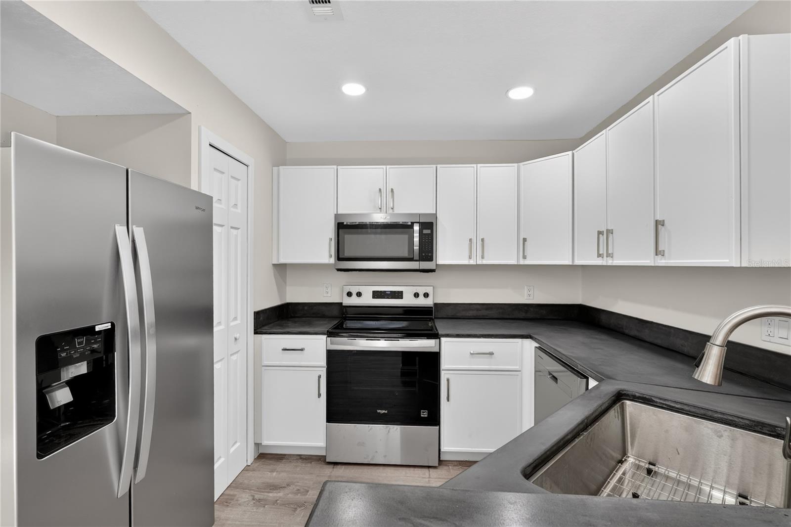 610 Colorado Pl #50 Property Photo 12