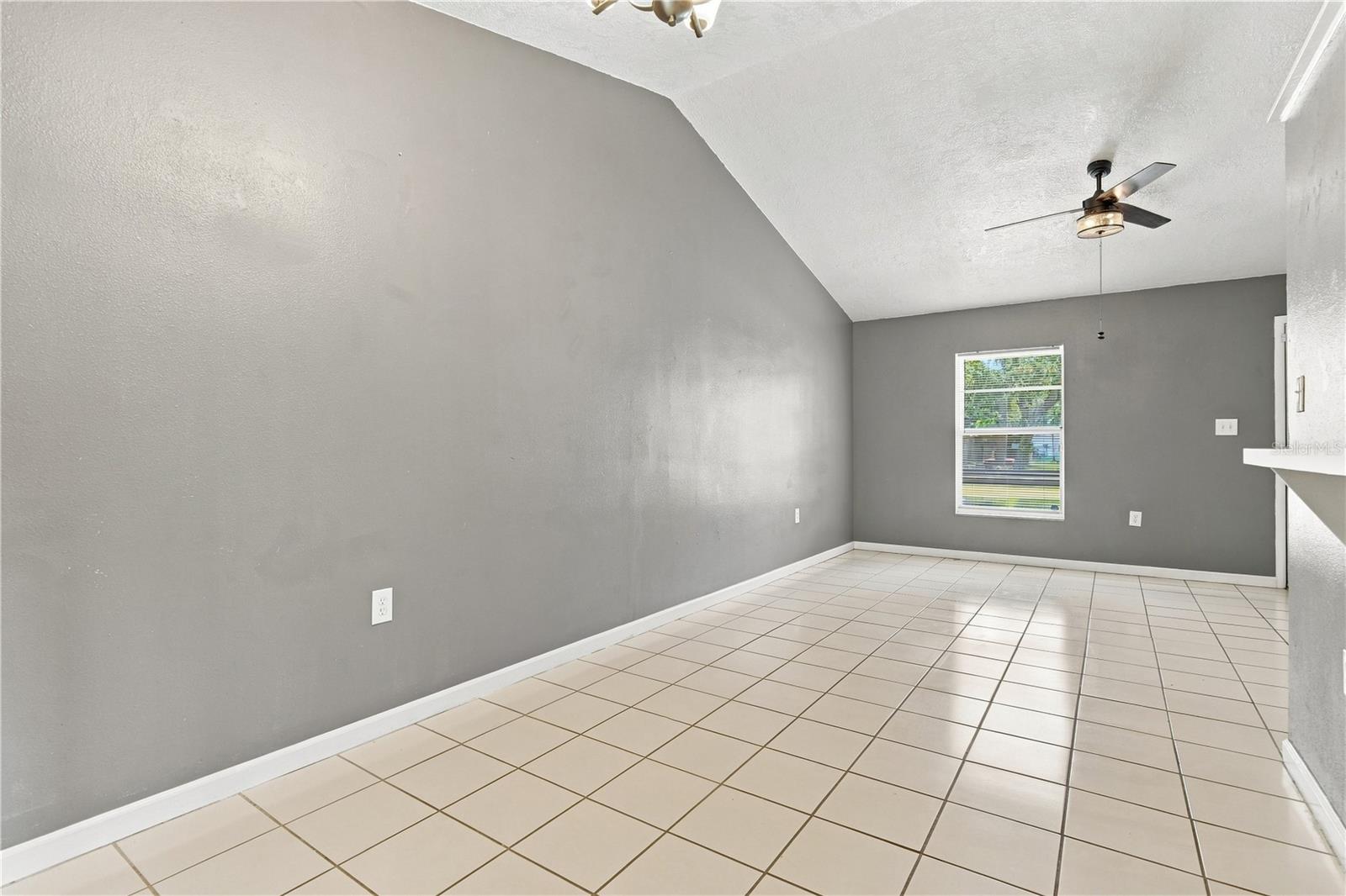 336 Riviera Dr Property Photo 18