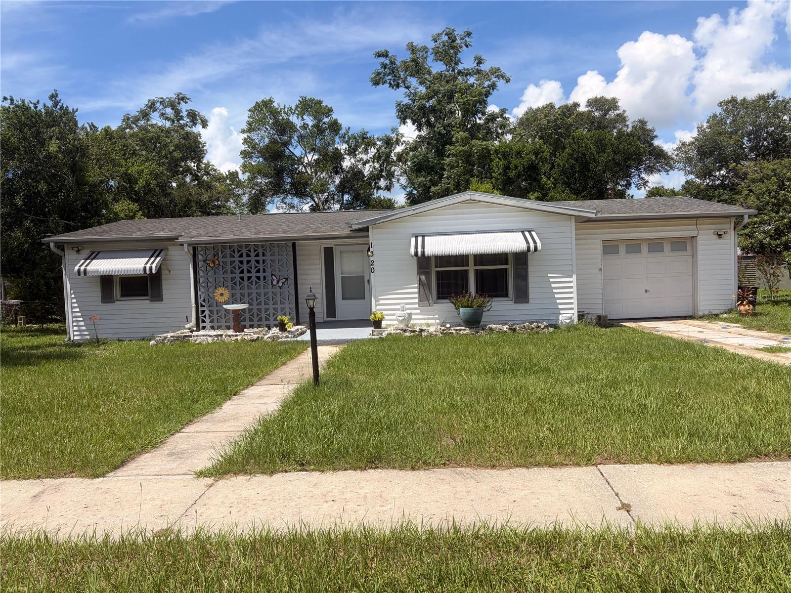1320 HARTLEY AVE Property Photo 1