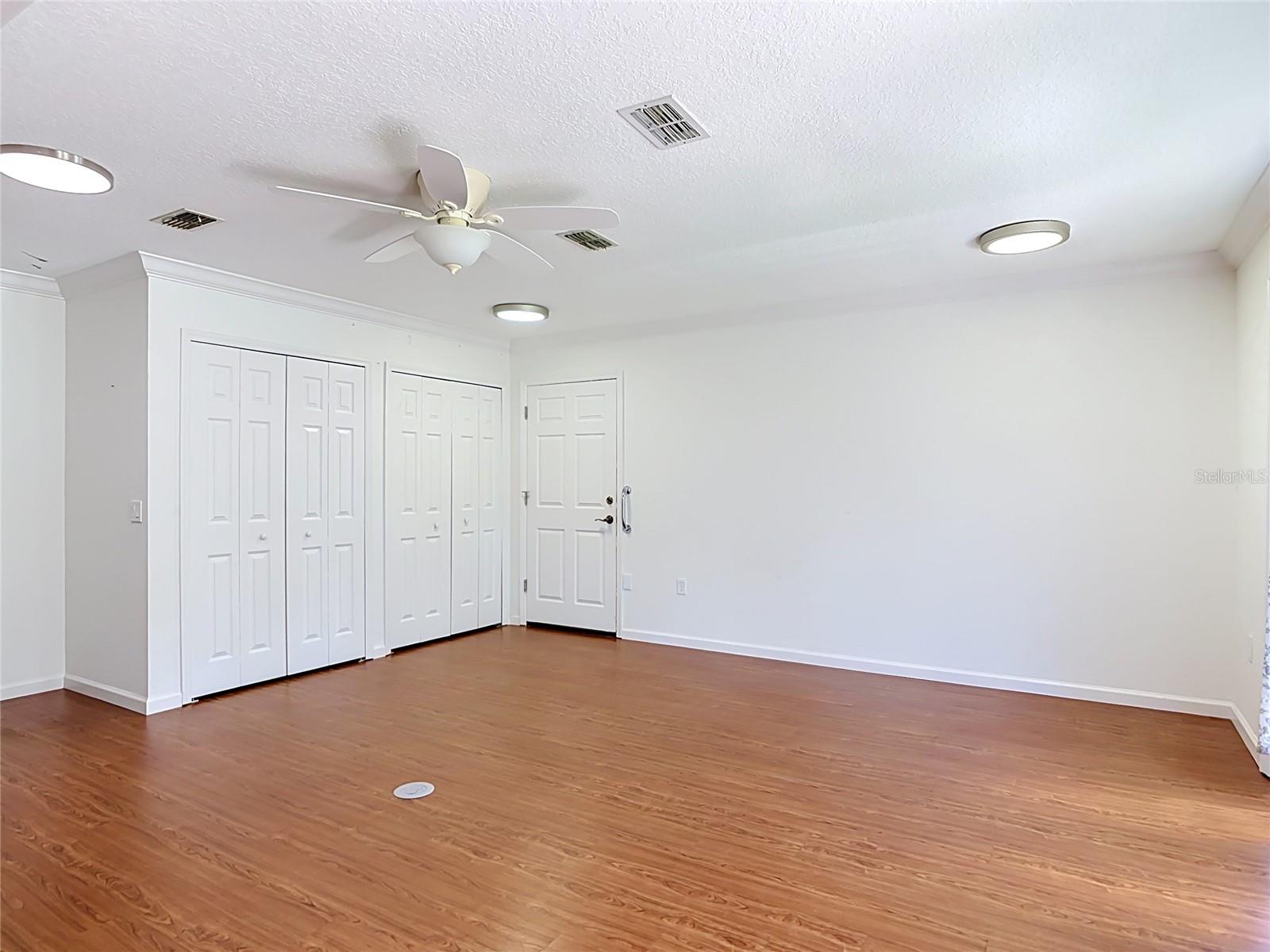 390 Magnolia Pl Property Photo 17