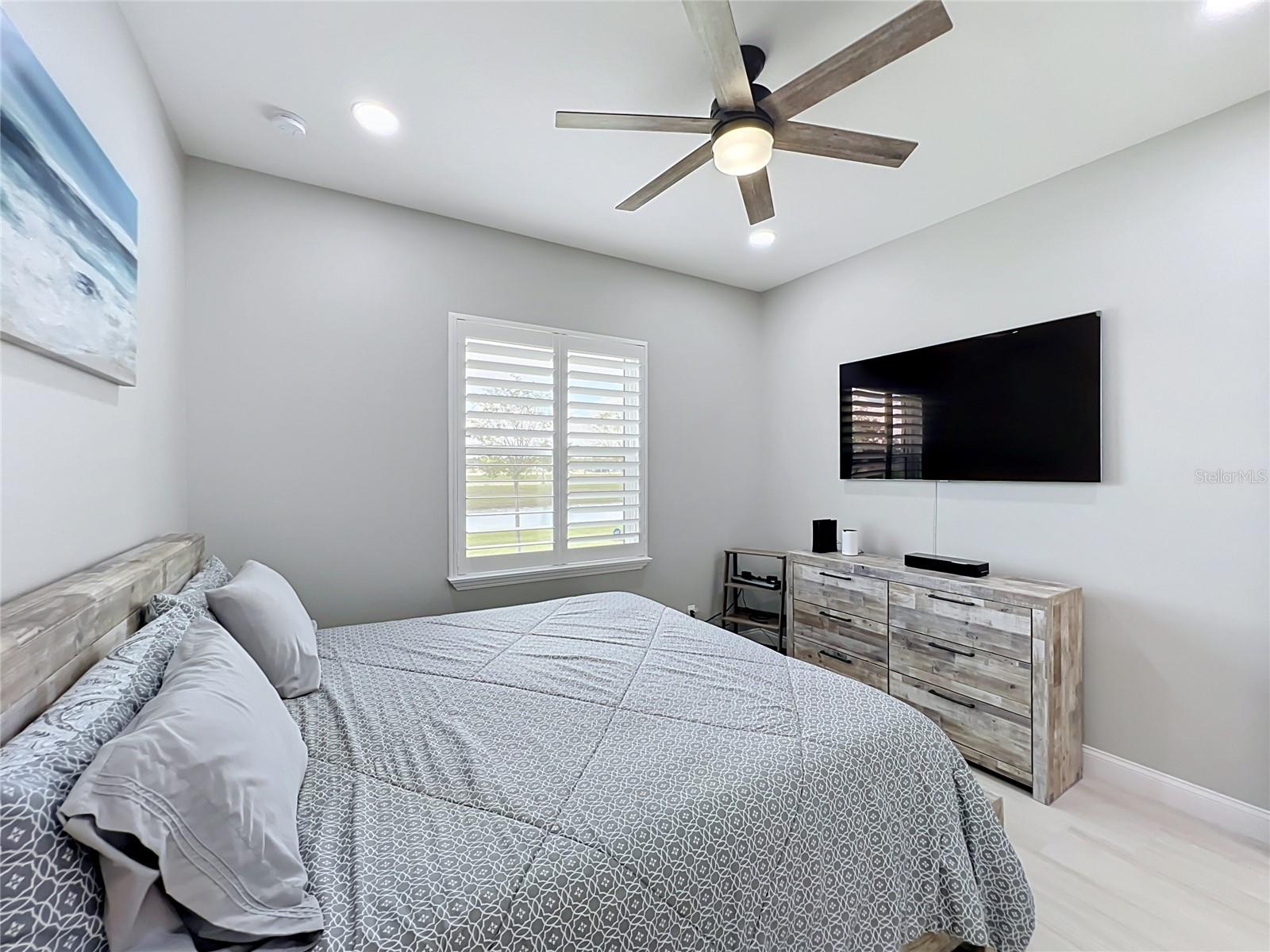 1576 Lake Reserve Dr Property Photo 47