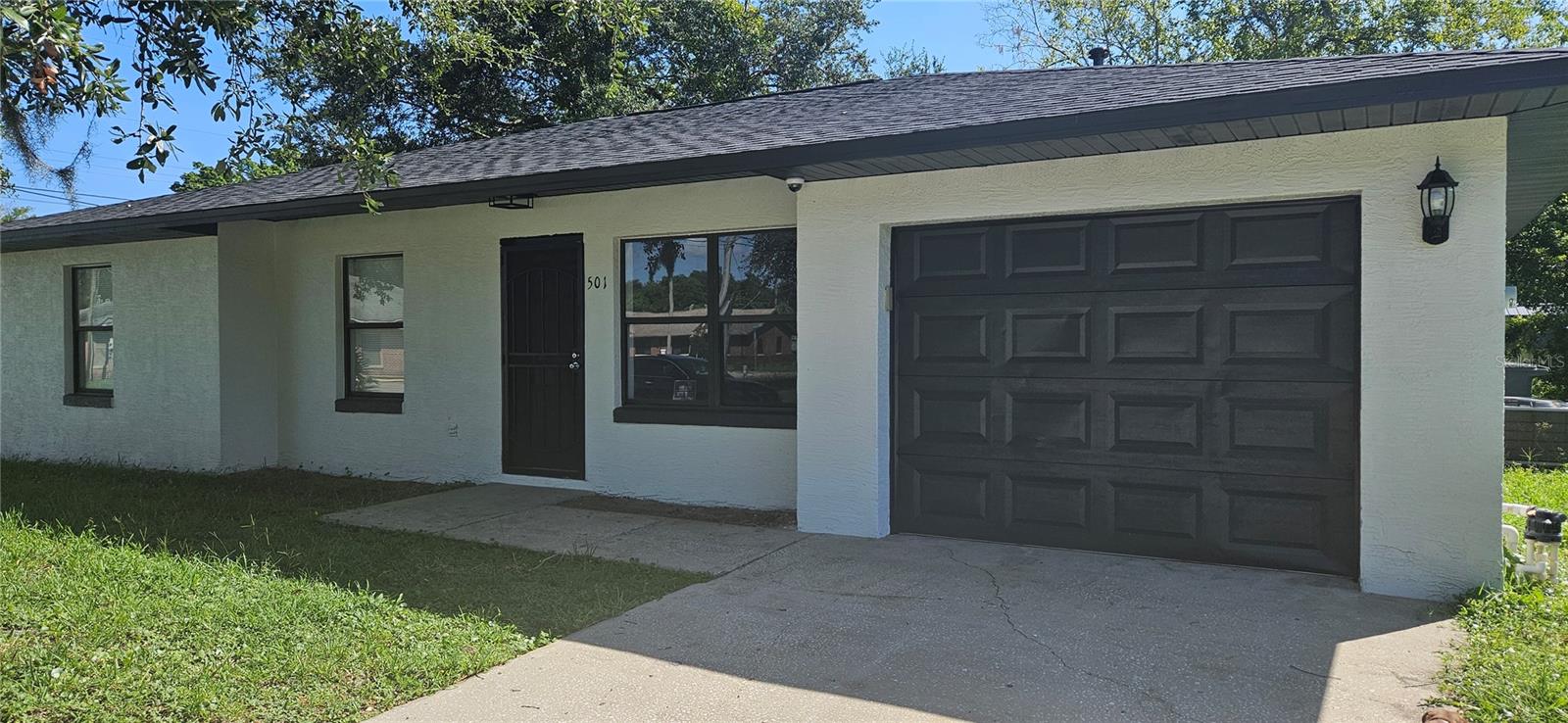 501 Loomis Trl Property Photo 1