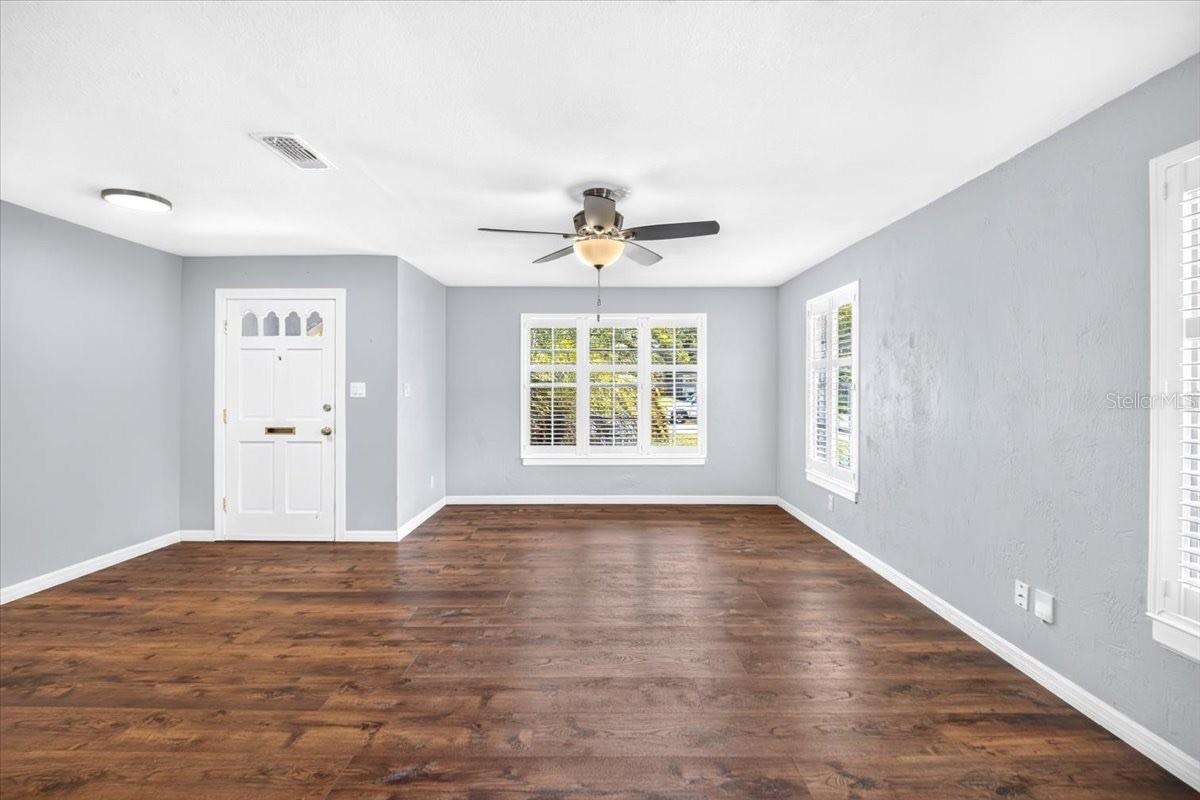 732 Lucerne Cir Property Photo 4