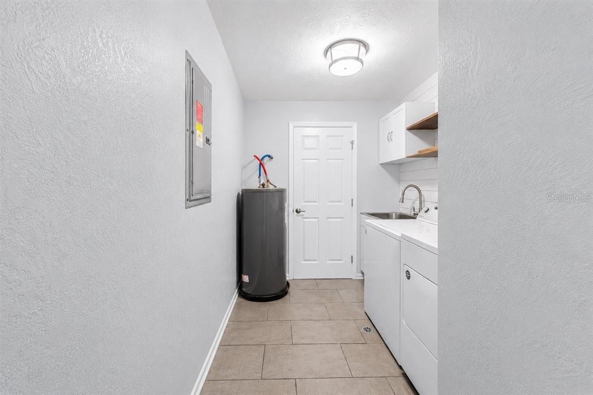 732 Lucerne Cir Property Photo 43