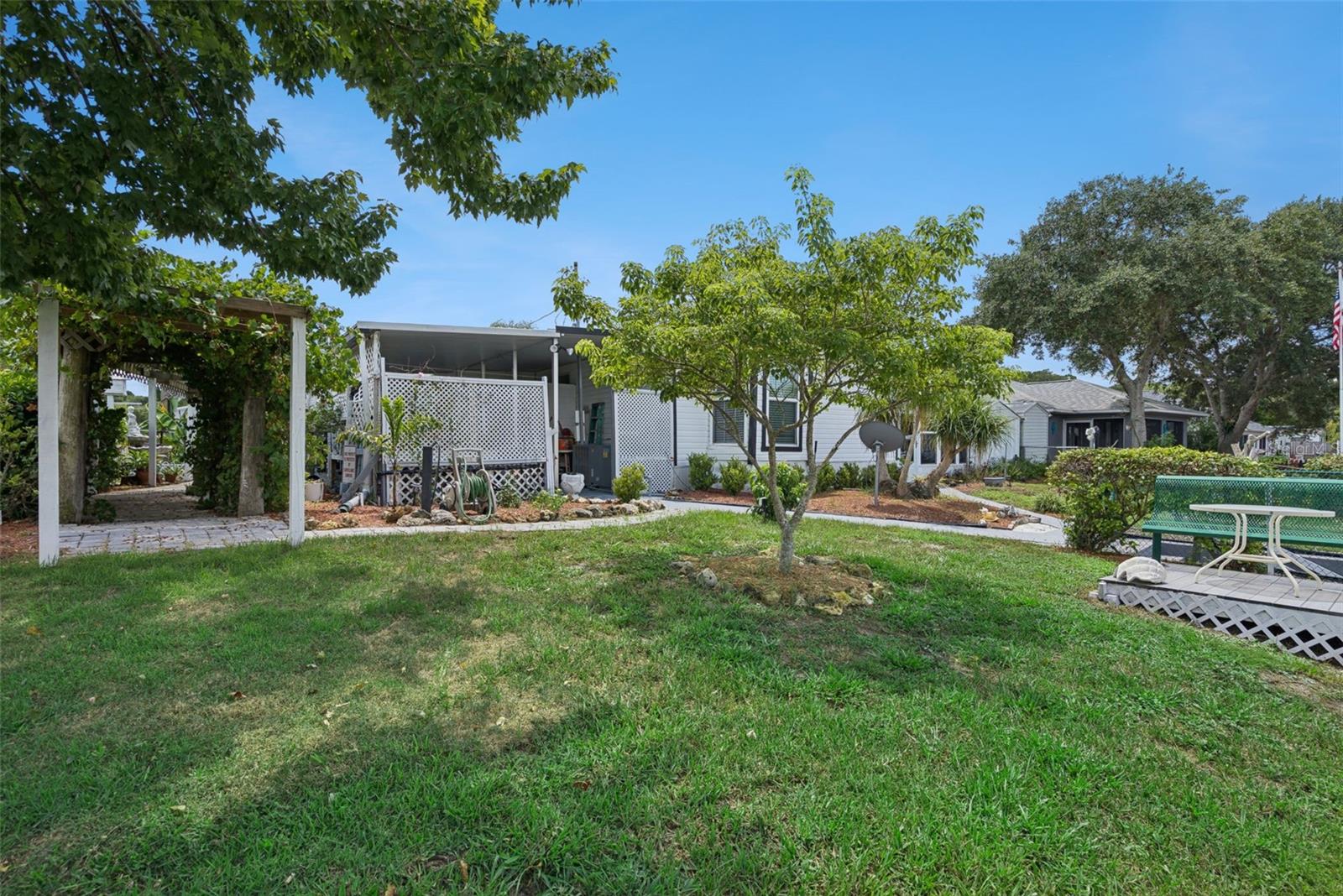 109 Douglas St Property Photo 38