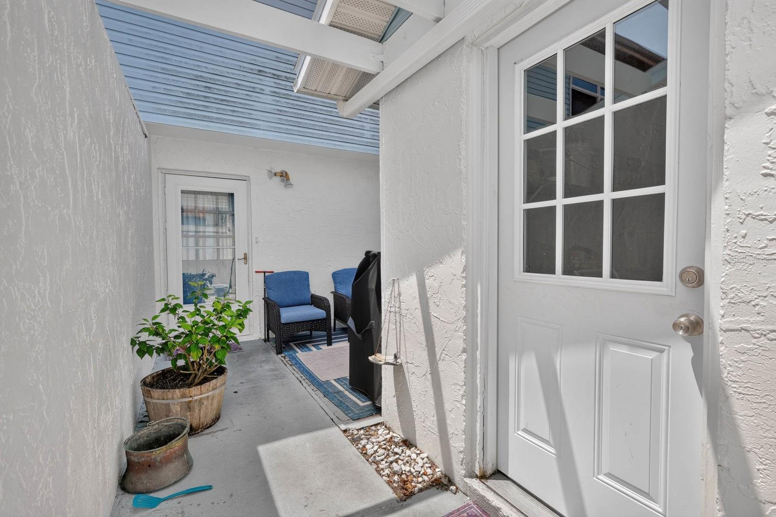 10 London Ln Property Photo 2
