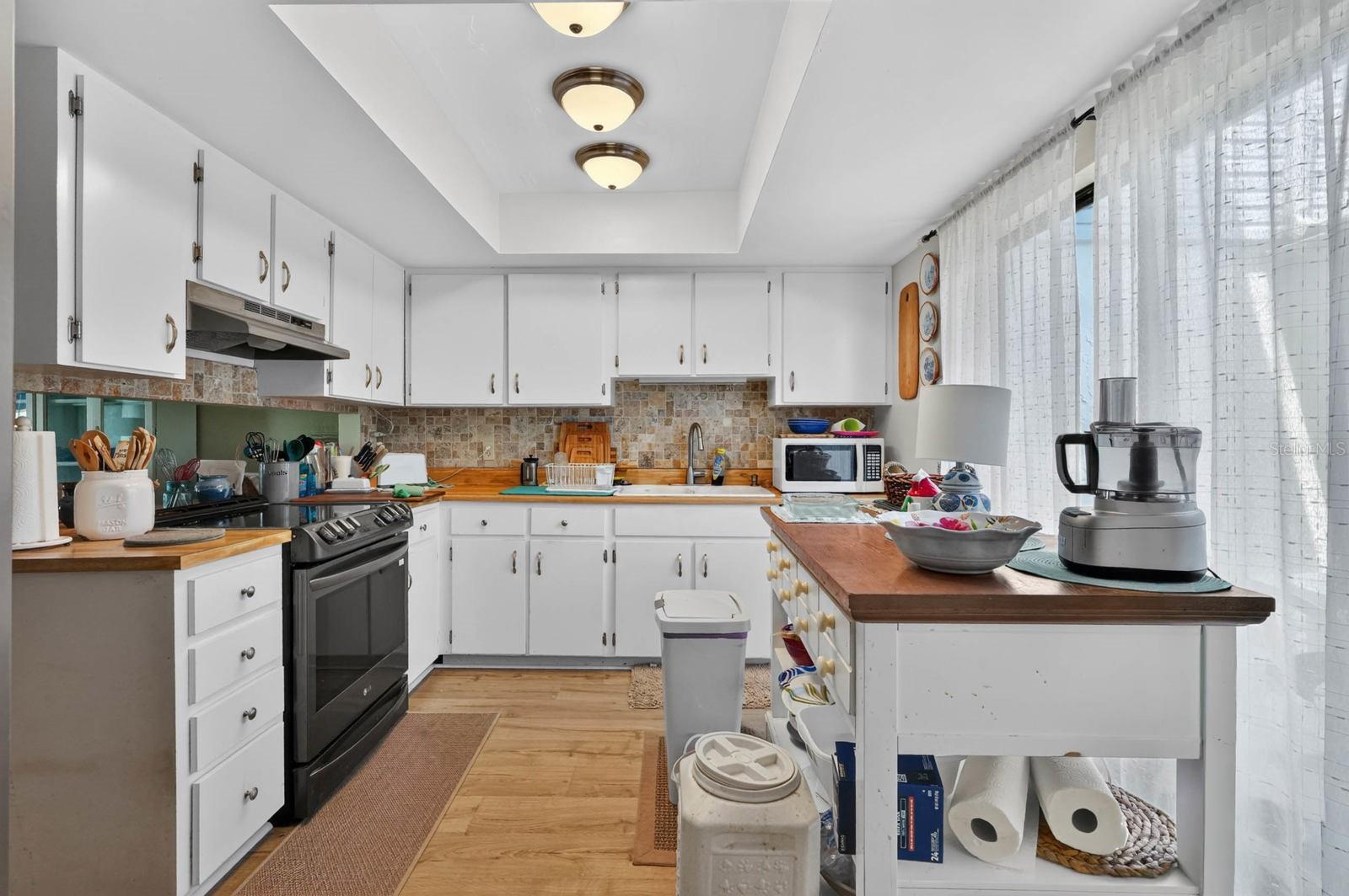 10 London Ln Property Photo 13