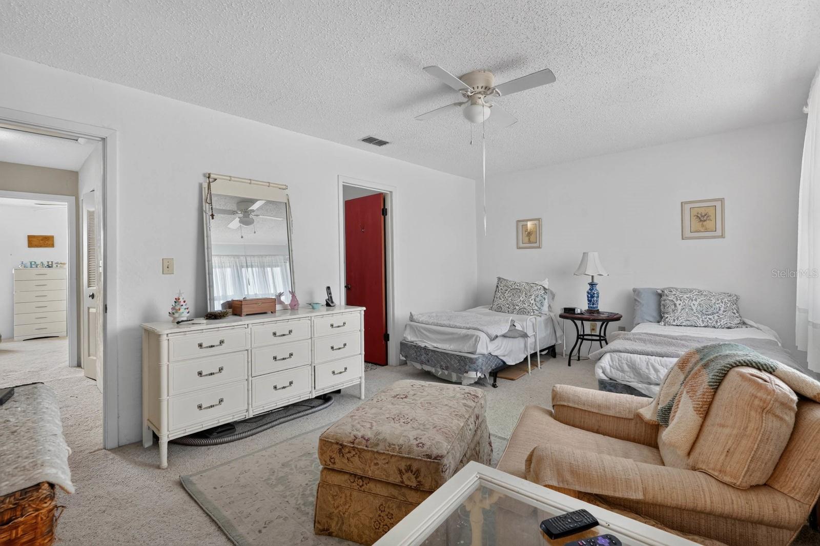 10 London Ln Property Photo 24