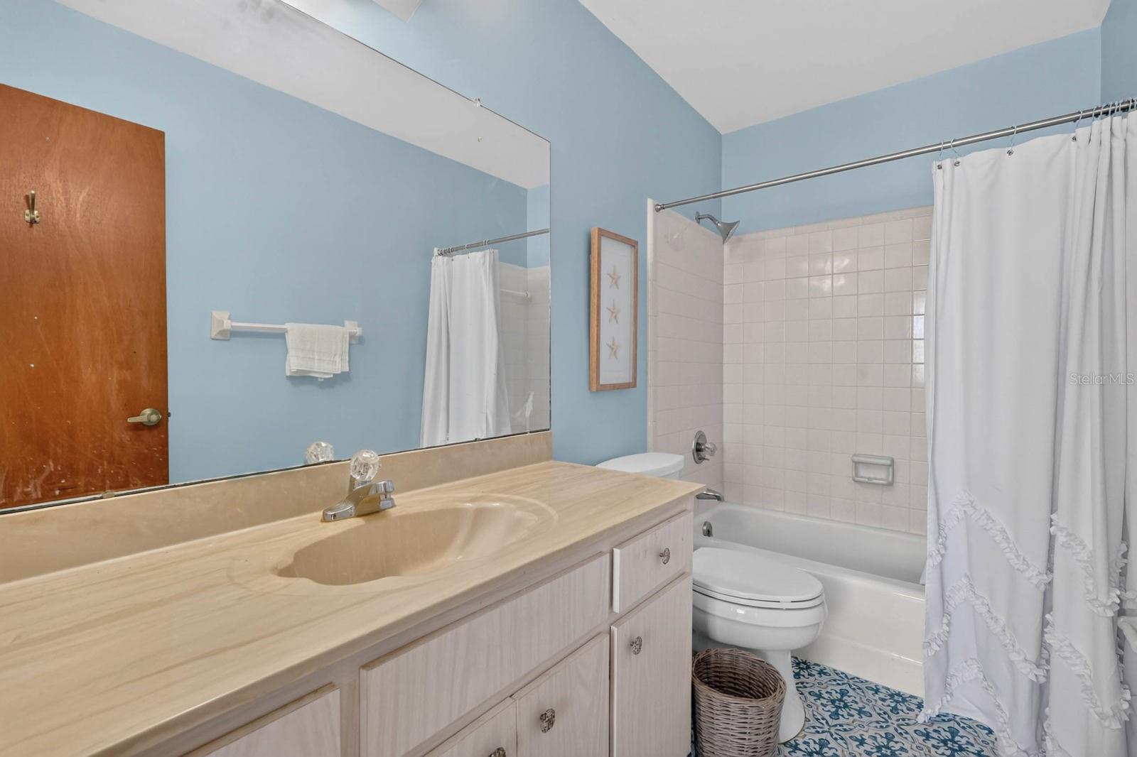 10 London Ln Property Photo 27