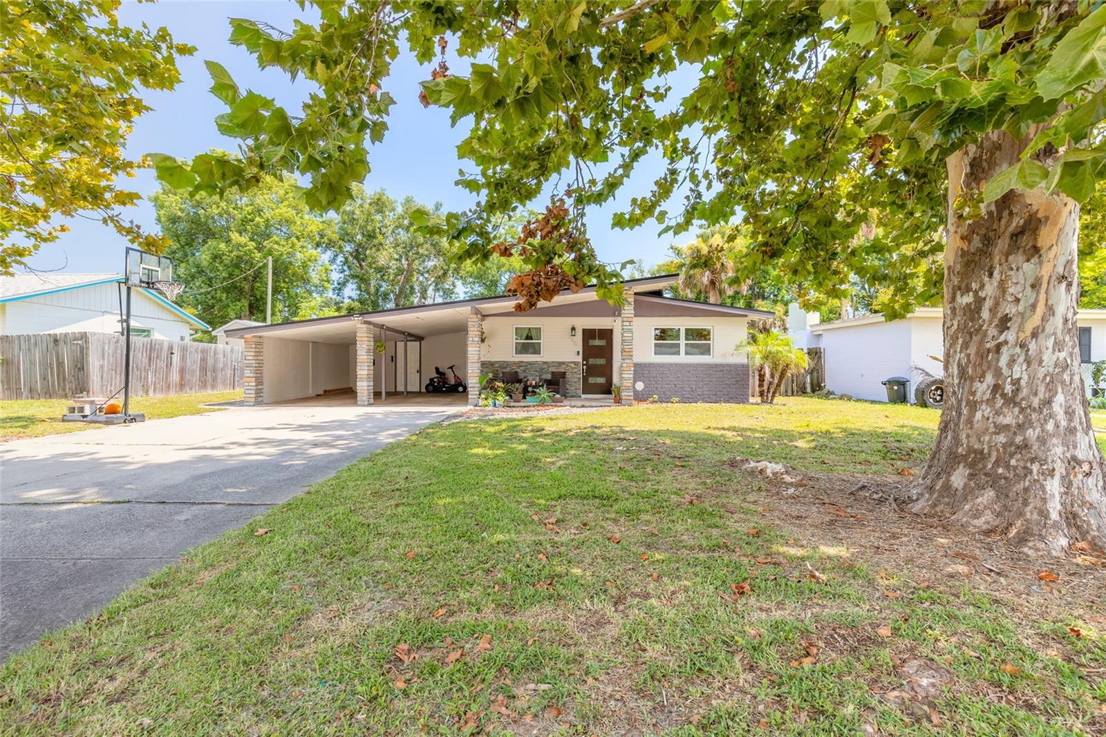 645 Westward Cir Property Photo 3