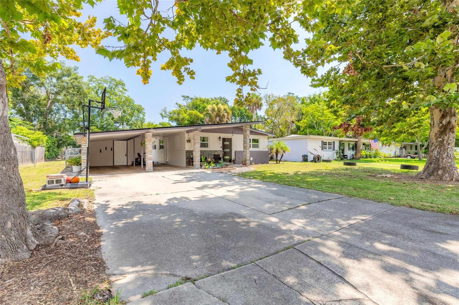 645 Westward Cir Property Photo 4