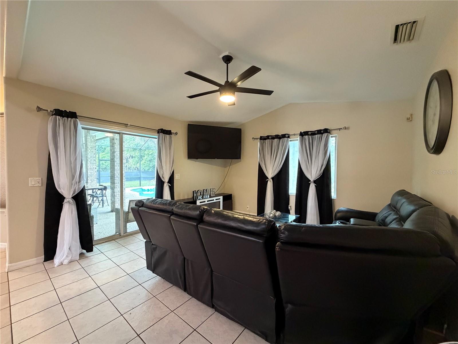 51 Fanshawe Ln Property Photo 12