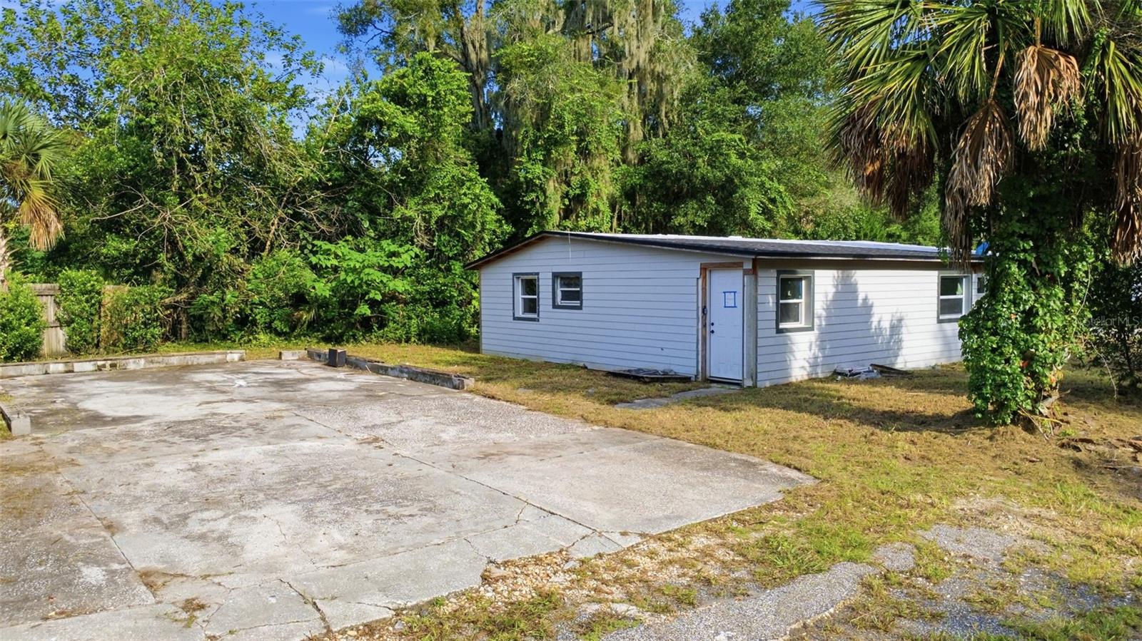 921 S Salisbury Ave Property Photo 4