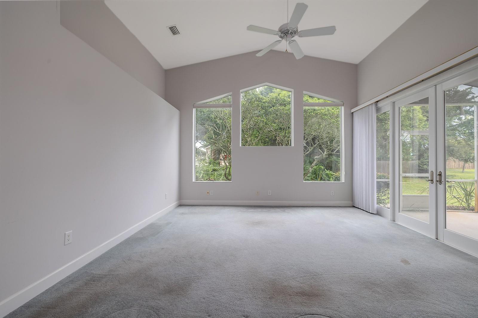2711 John Anderson Dr Property Photo 10