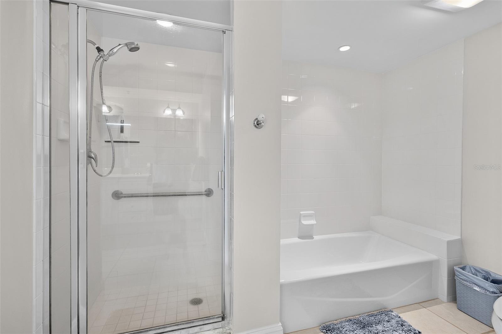 4670 Links Village Dr #b606 Property Photo 24