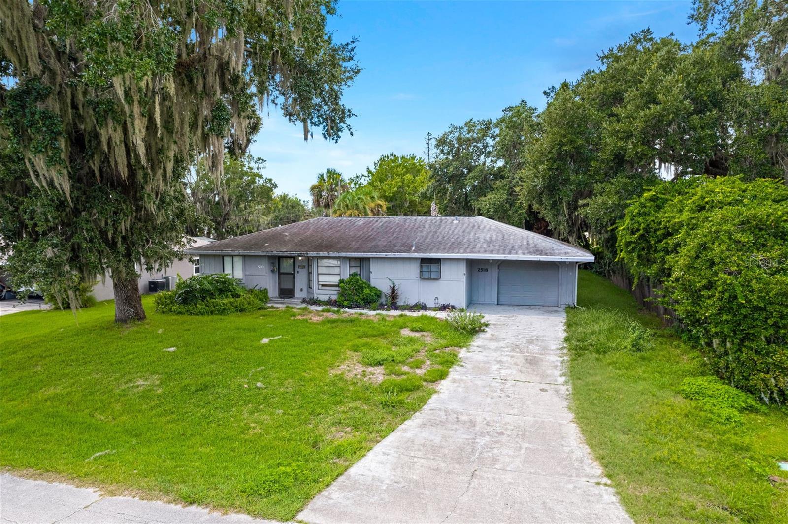 2518 Needle Palm Dr Property Photo 2