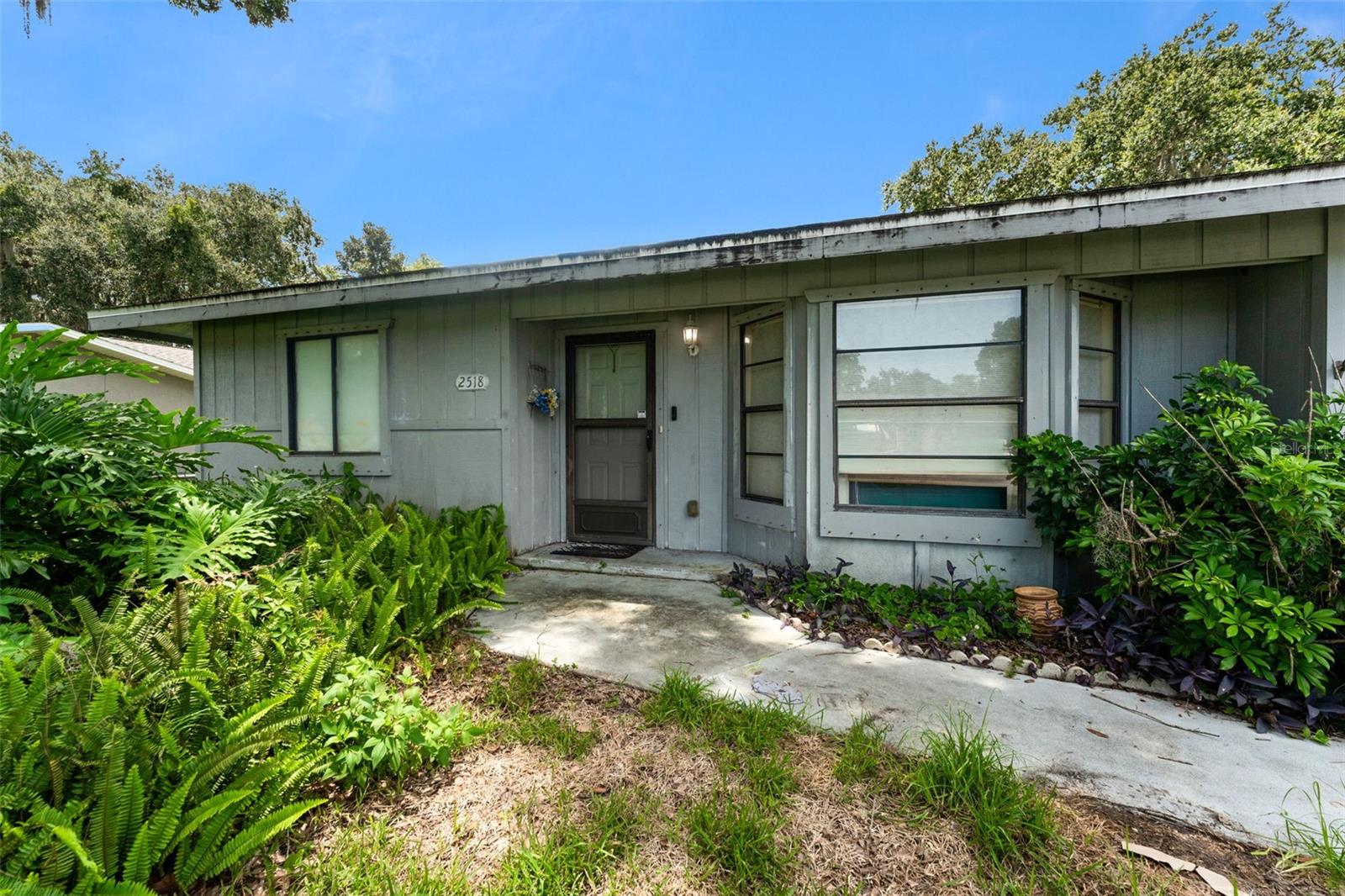 2518 Needle Palm Dr Property Photo 3
