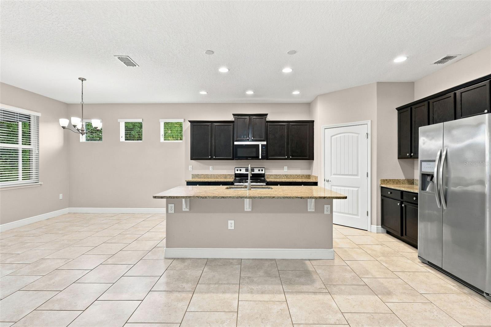 463 River Square Ln Property Photo 15