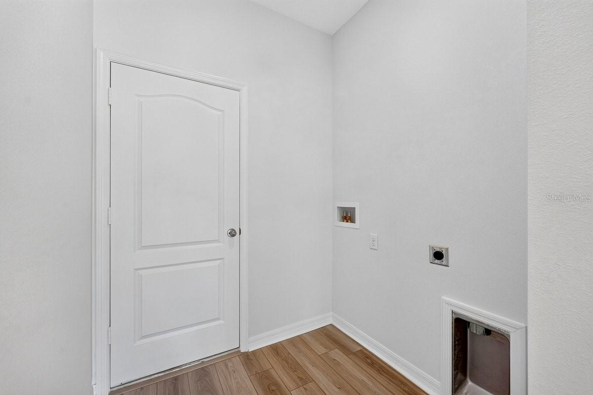 1669 Montague St Property Photo 21