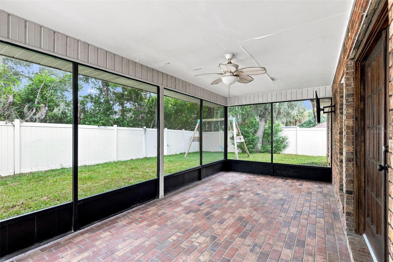 320 Song Bird Rd Property Photo 28