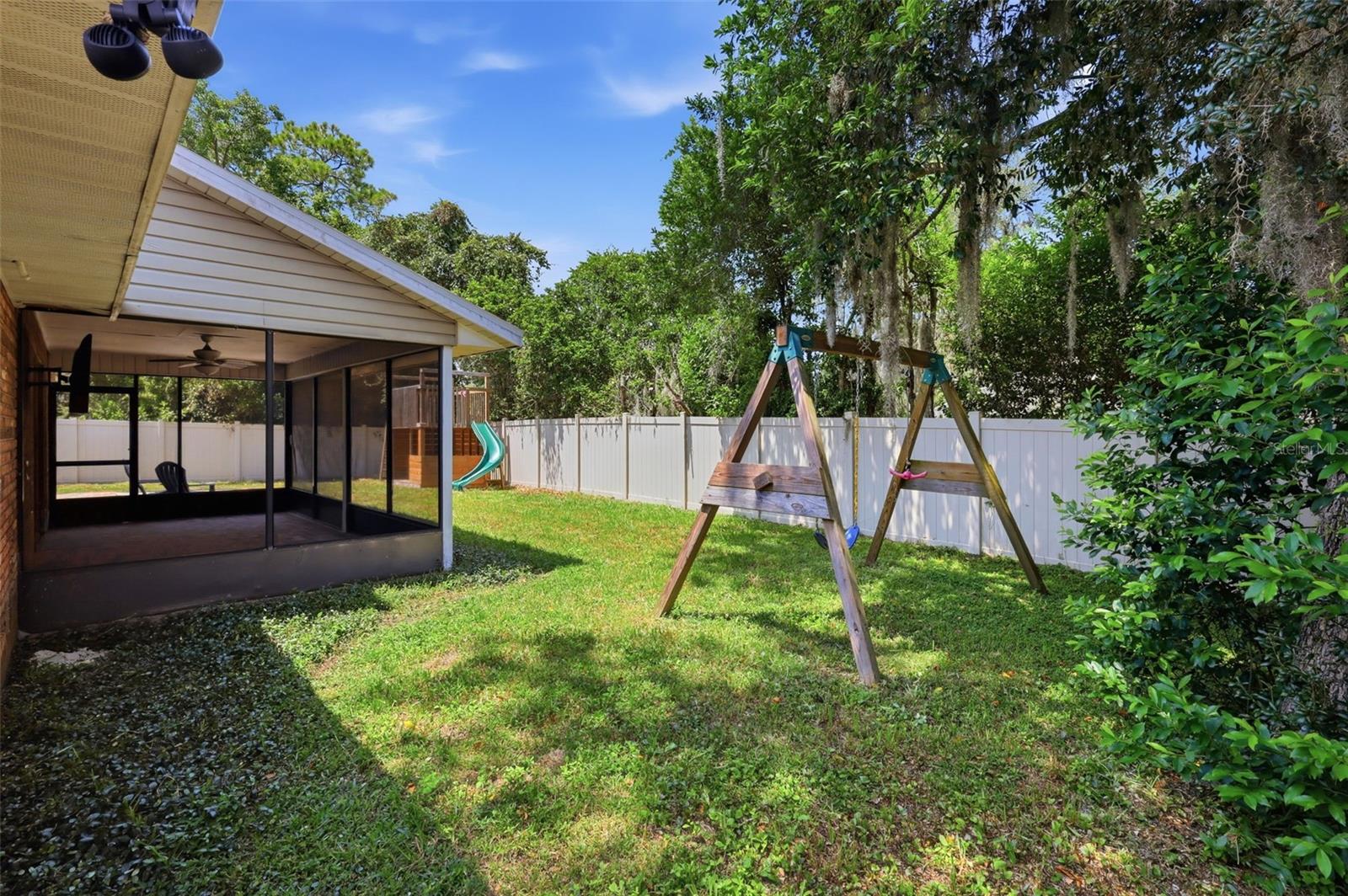 320 Song Bird Rd Property Photo 32