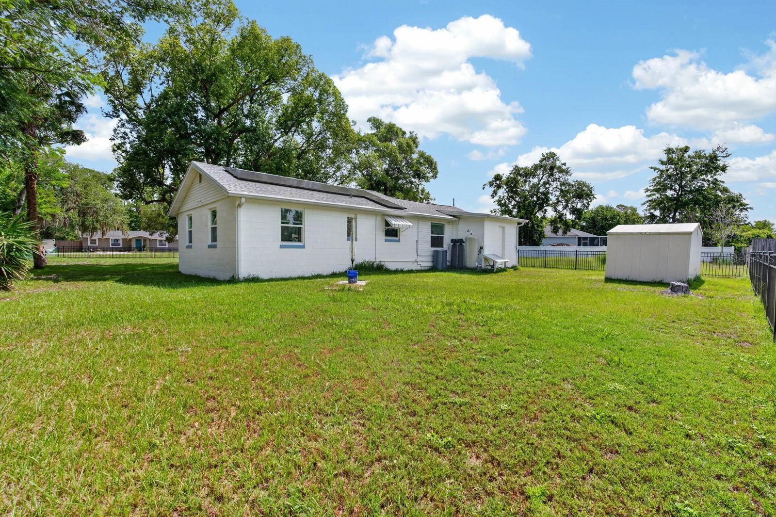 277 Debary Dr Property Photo 5