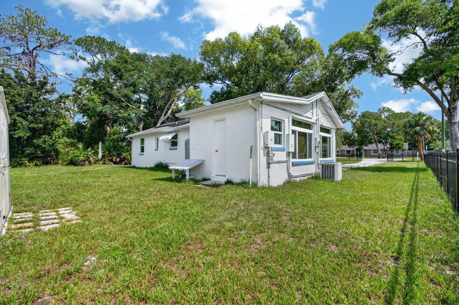 277 Debary Dr Property Photo 25