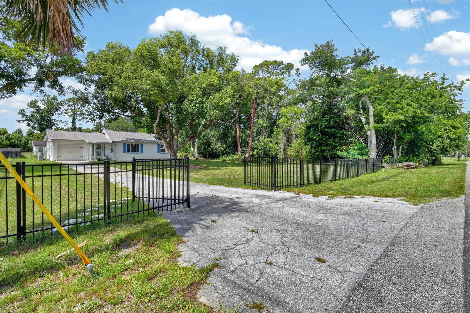 277 Debary Dr Property Photo 33