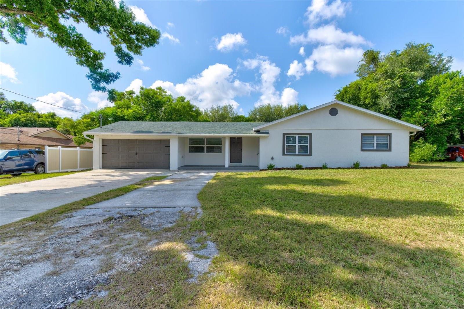 47 Dahlia Dr Property Photo 1