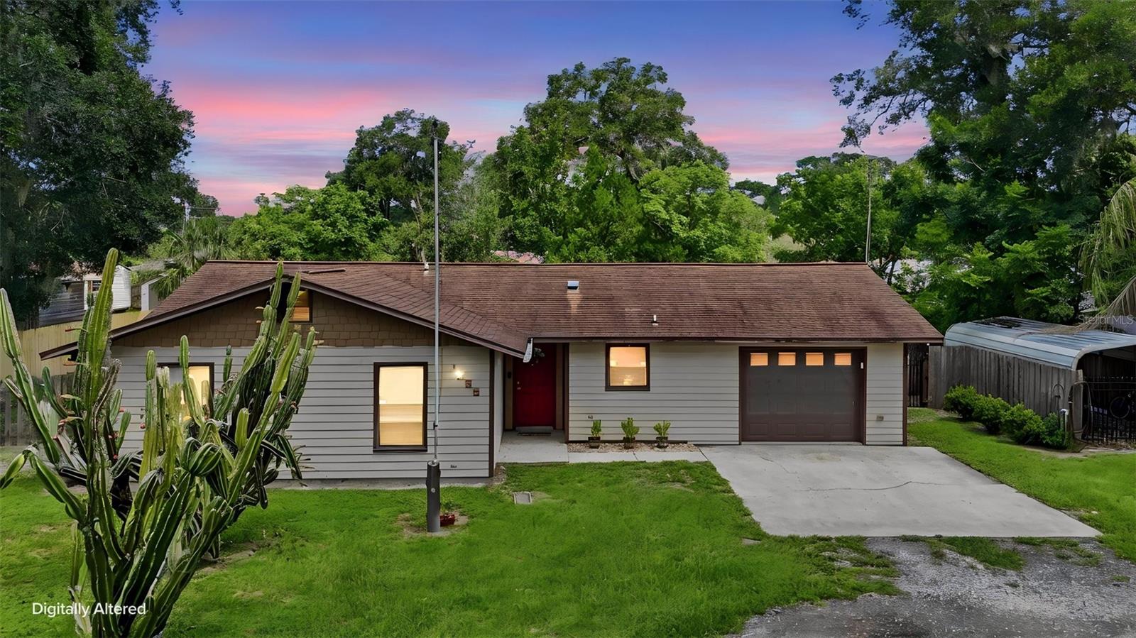 1555 Rowe Ln Property Photo 1