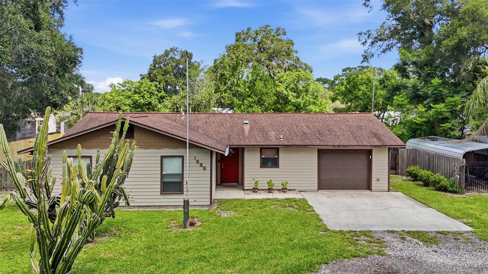 1555 ROWE LN Property Photo 1
