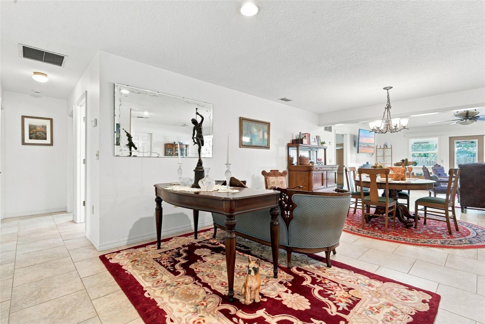 1555 Rowe Ln Property Photo 8
