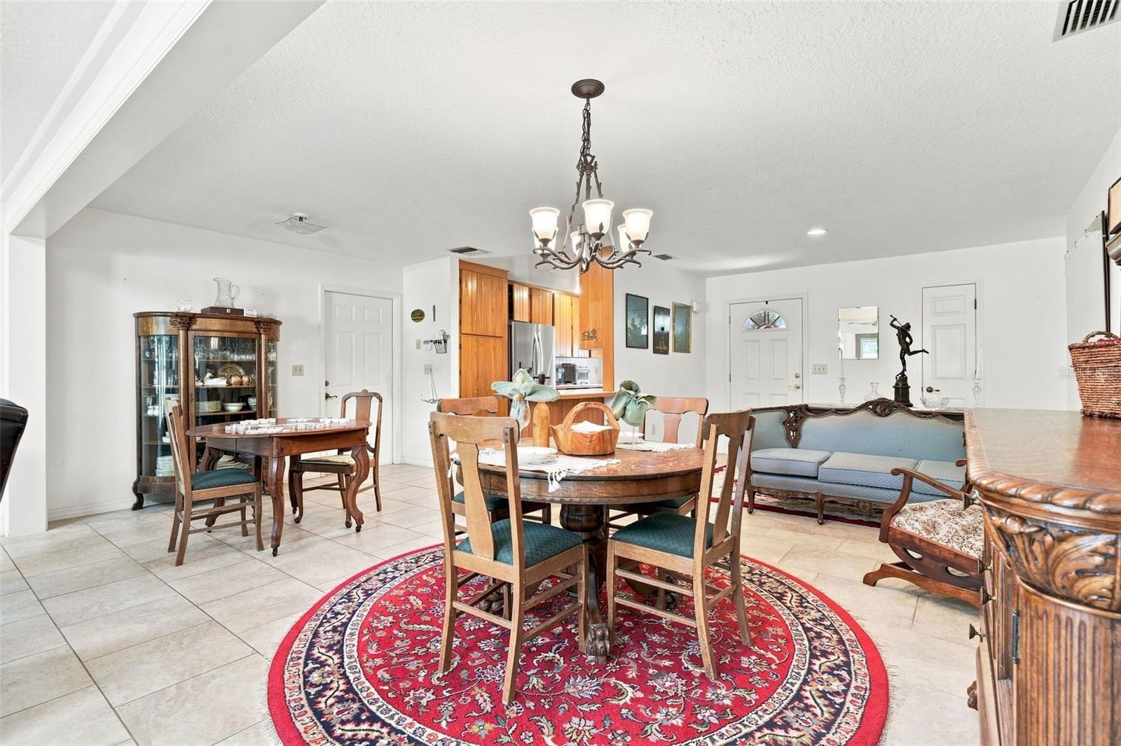 1555 Rowe Ln Property Photo 10