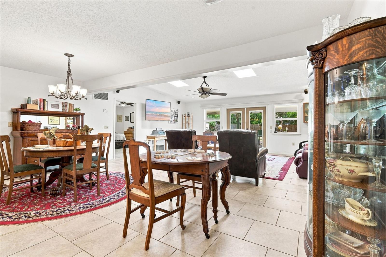 1555 Rowe Ln Property Photo 11